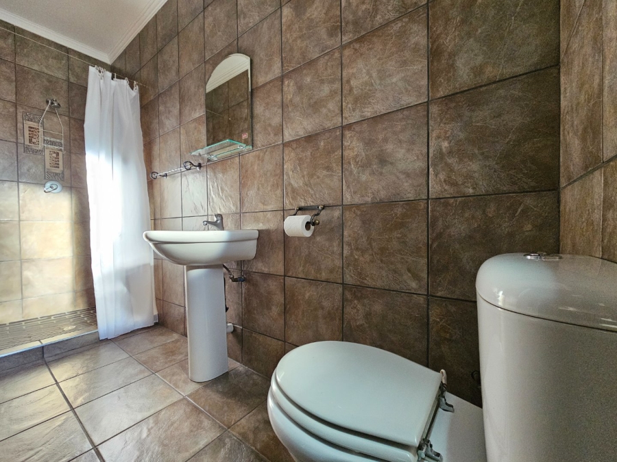 5 Bedroom Property for Sale in Vaalpark Free State